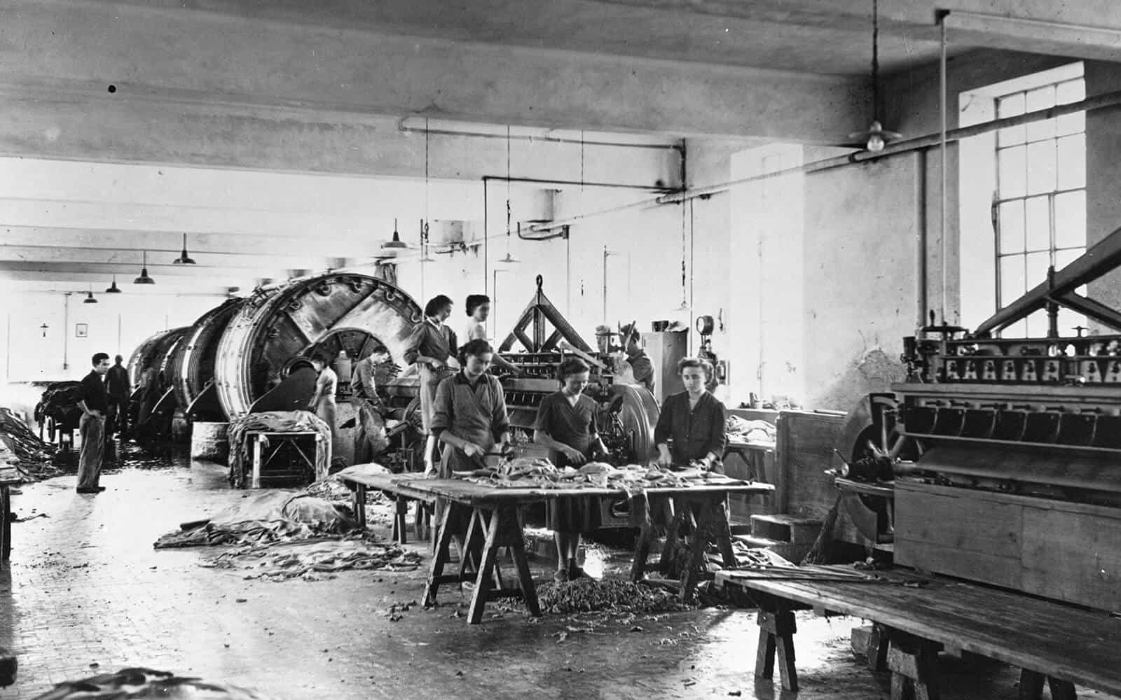 Sukaregang, Pusat Kerajinan Kulit Garut & Sejarahnya